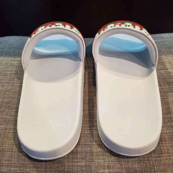 Gucci slides - Picture 4 of 5